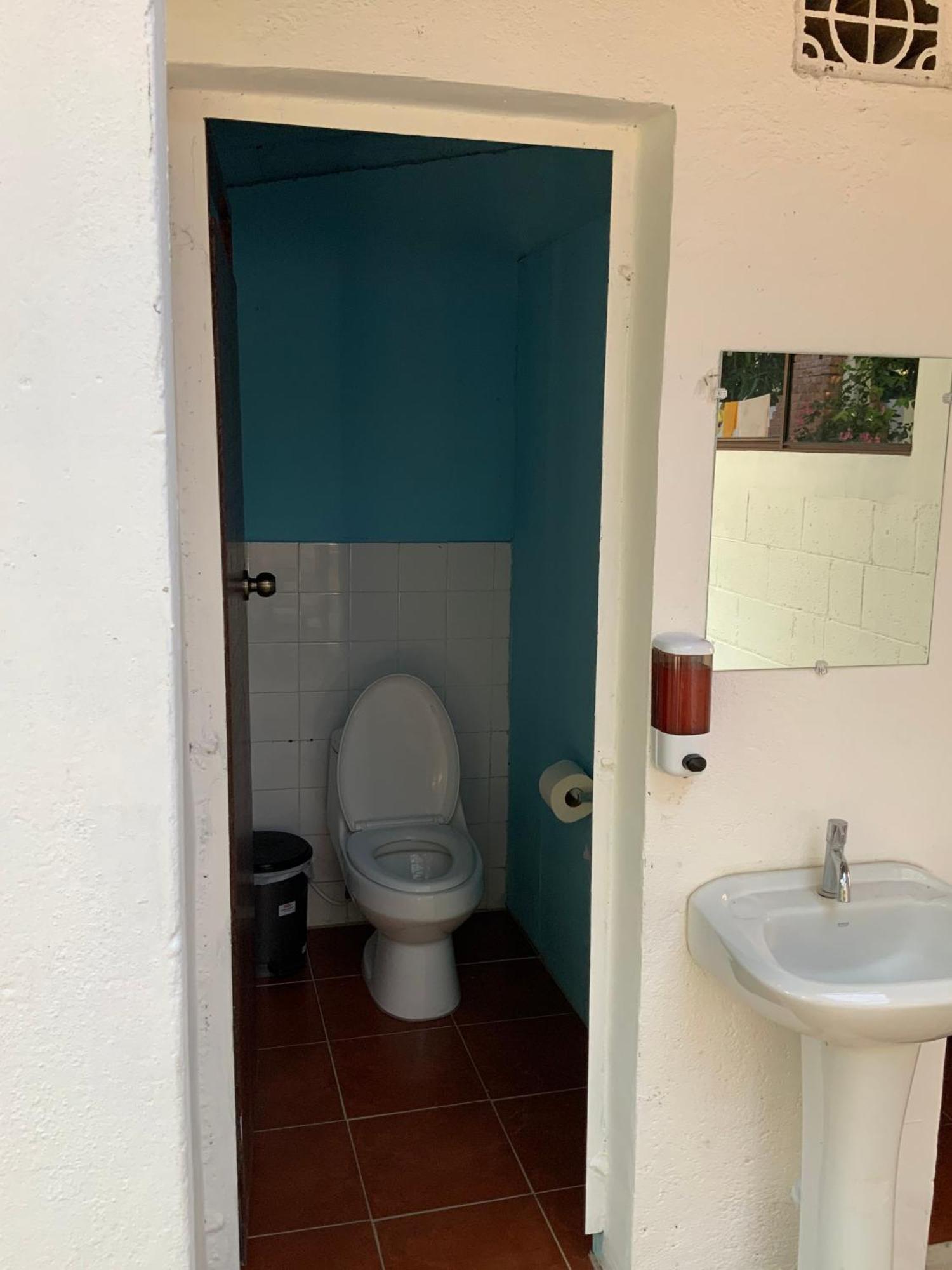 Hostal Tia Reyna El Zonte Ngoại thất bức ảnh