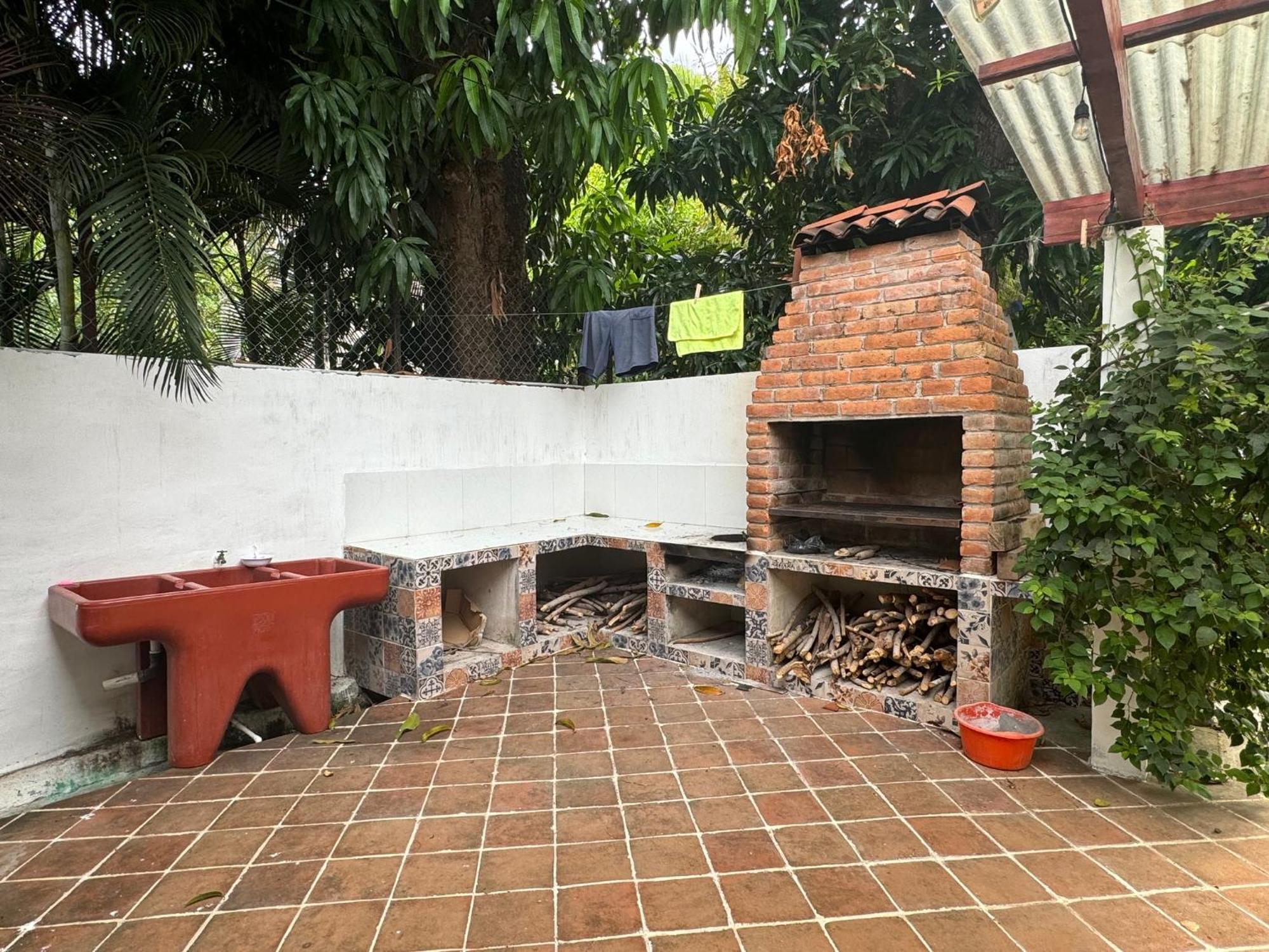 Hostal Tia Reyna El Zonte Ngoại thất bức ảnh